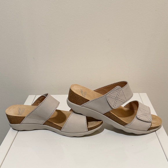 Dansko Women's Maddy Wedge Sandal - Ivory Milled Nubuck Size 39 NIB LEATHER US 8 - Picture 6 of 9